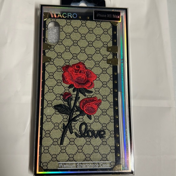 iPhone xs max case - free tempered glass - Picture 1 of 2